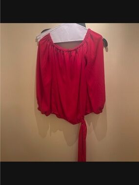 Julian Chang Red Off-Shoulder Blouson Tie-Hem Women's Top (XS)